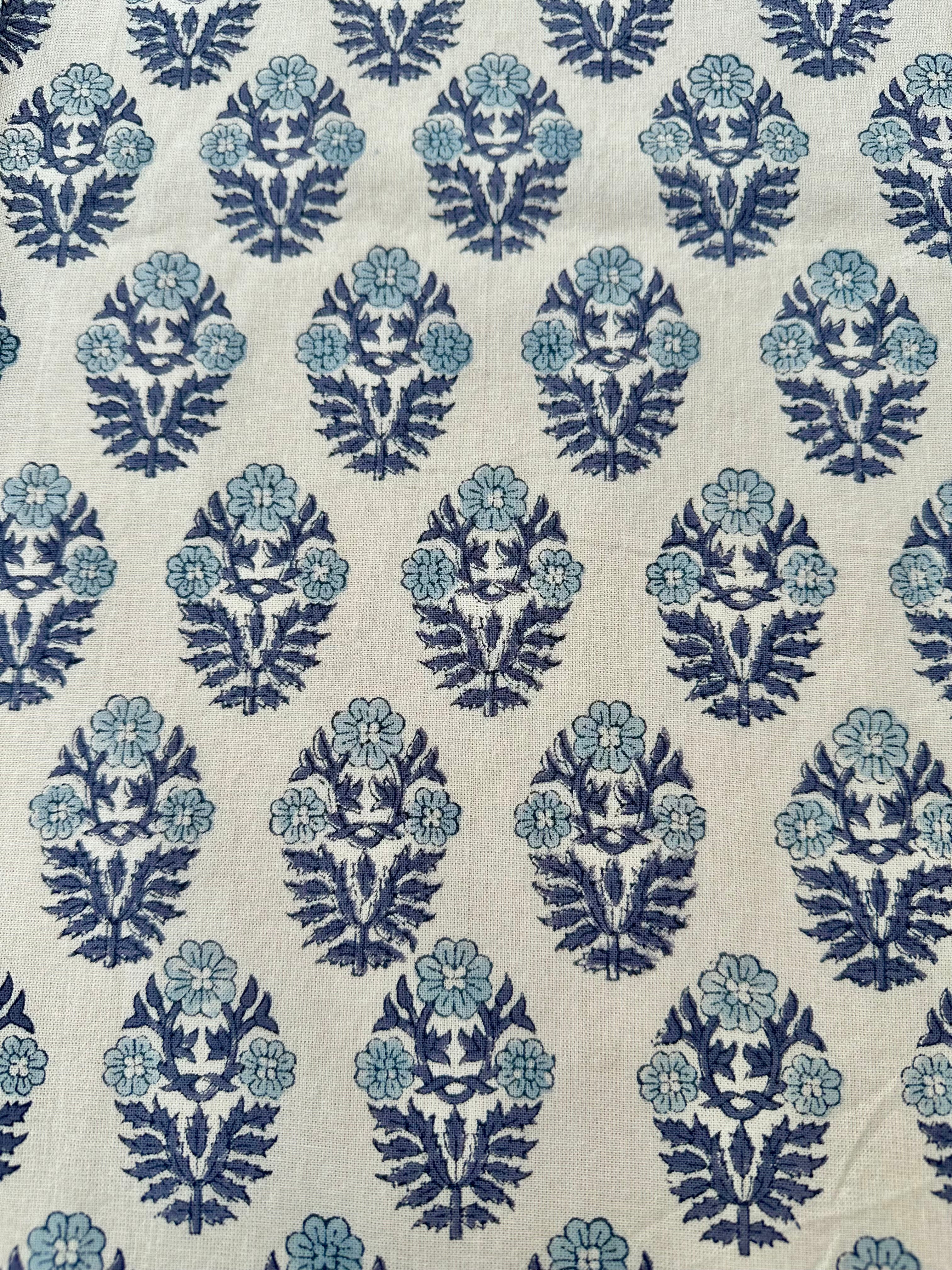 White Flower Brindisi Tablecloth