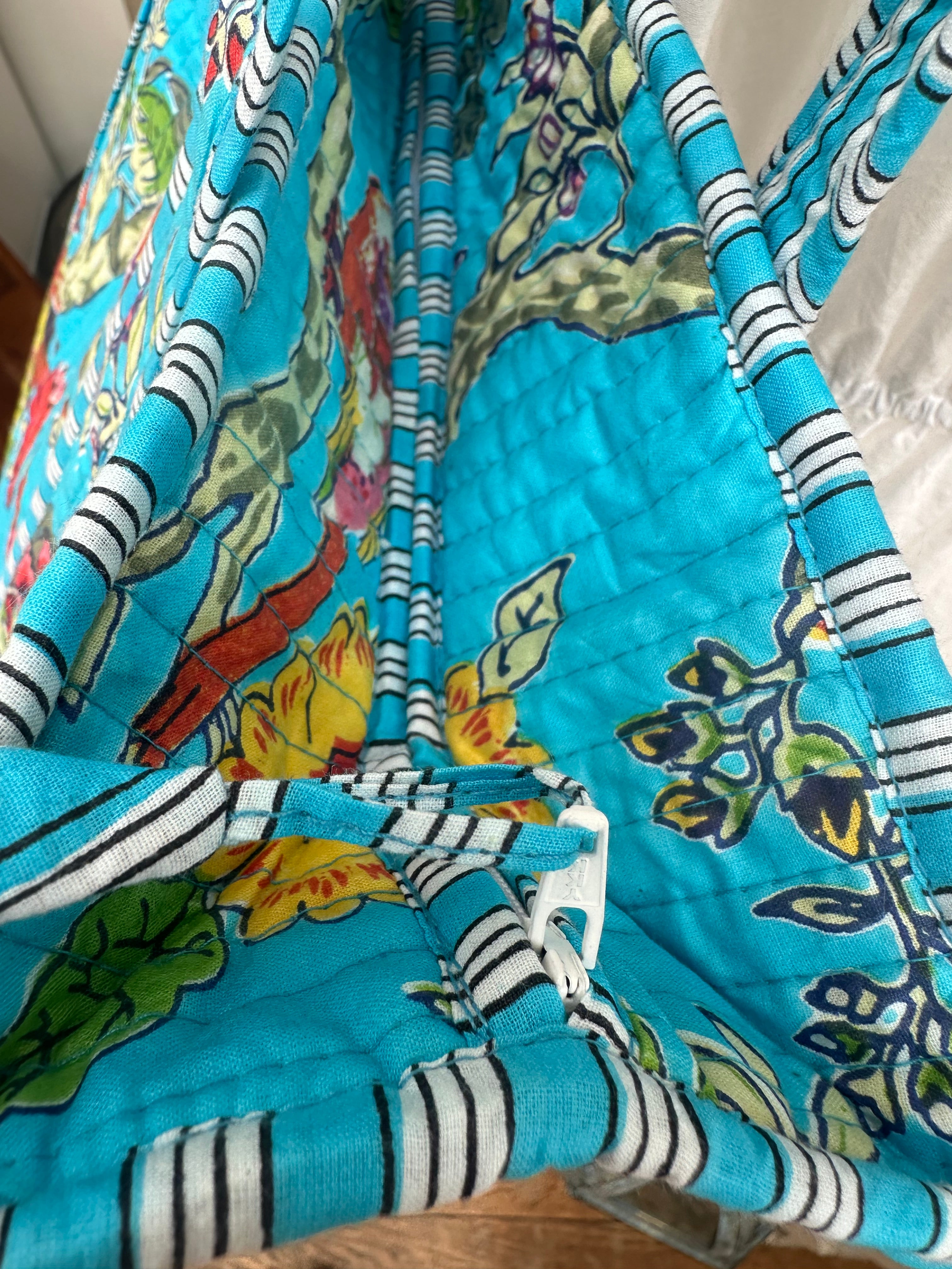 Blue Parrot Zip Bag