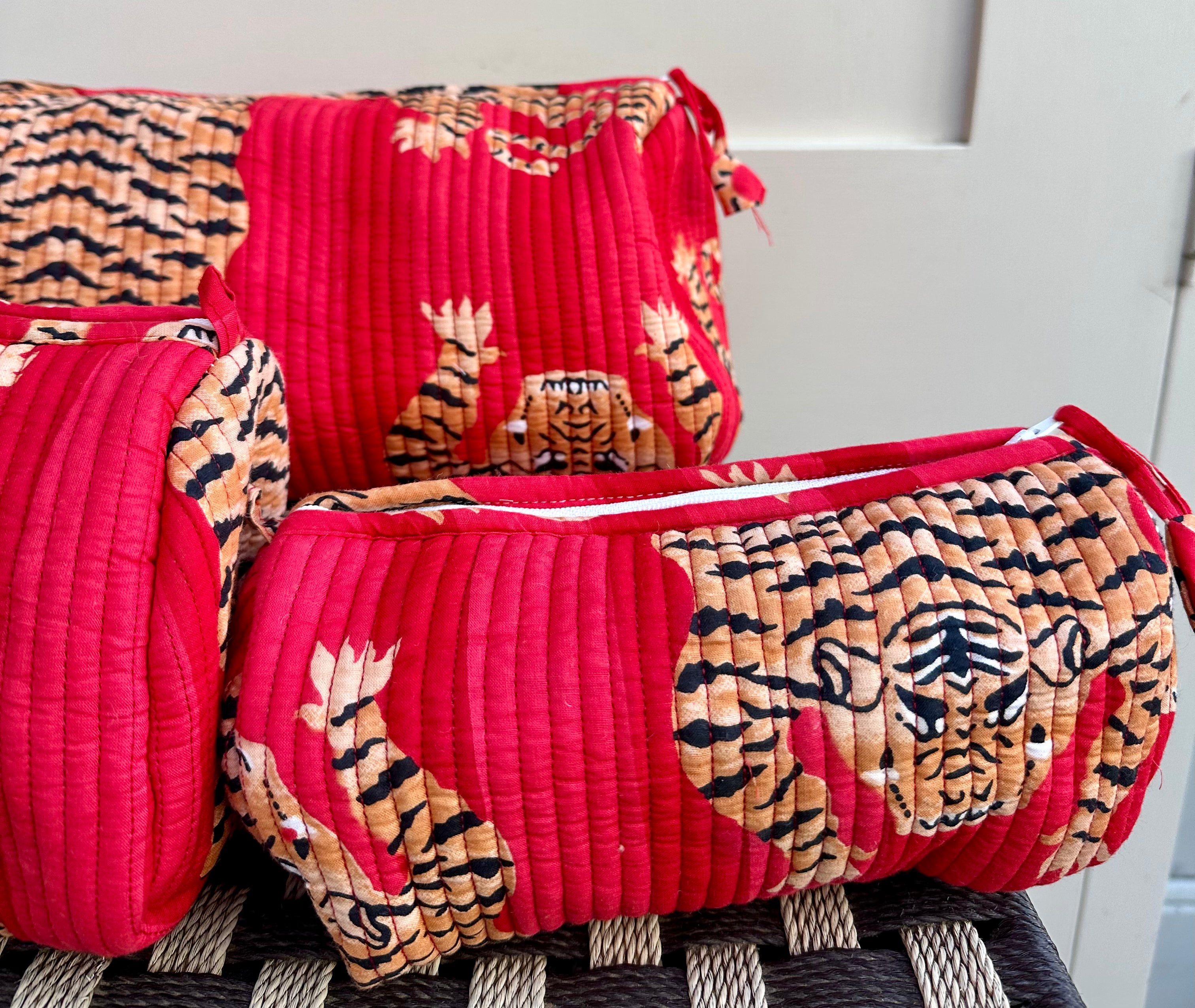 Red Stripe Tiger Sponge Bag
