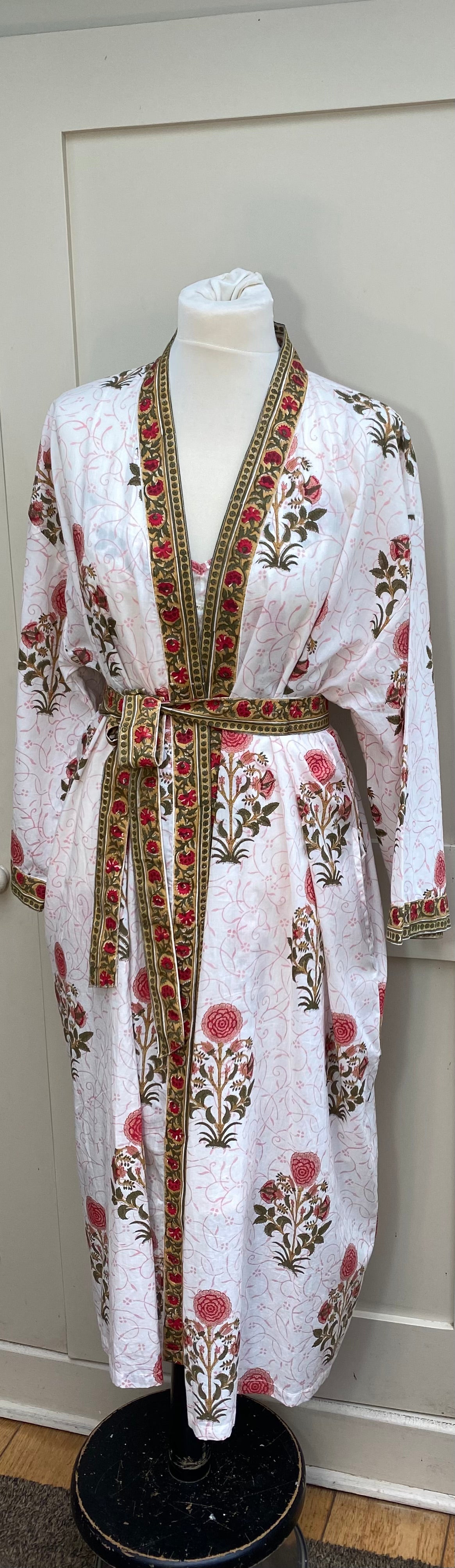 Carla Autumn Carnation Nightie and Dressing Gown Set