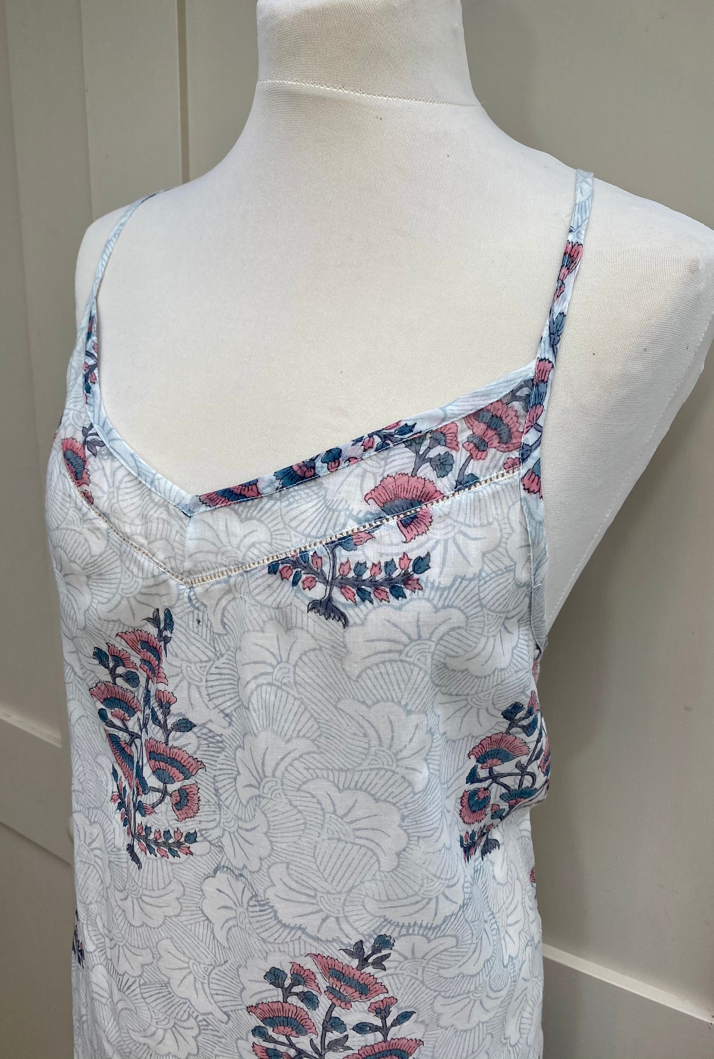 Carla Pink Daisy Nightie and Dressing Gown Set