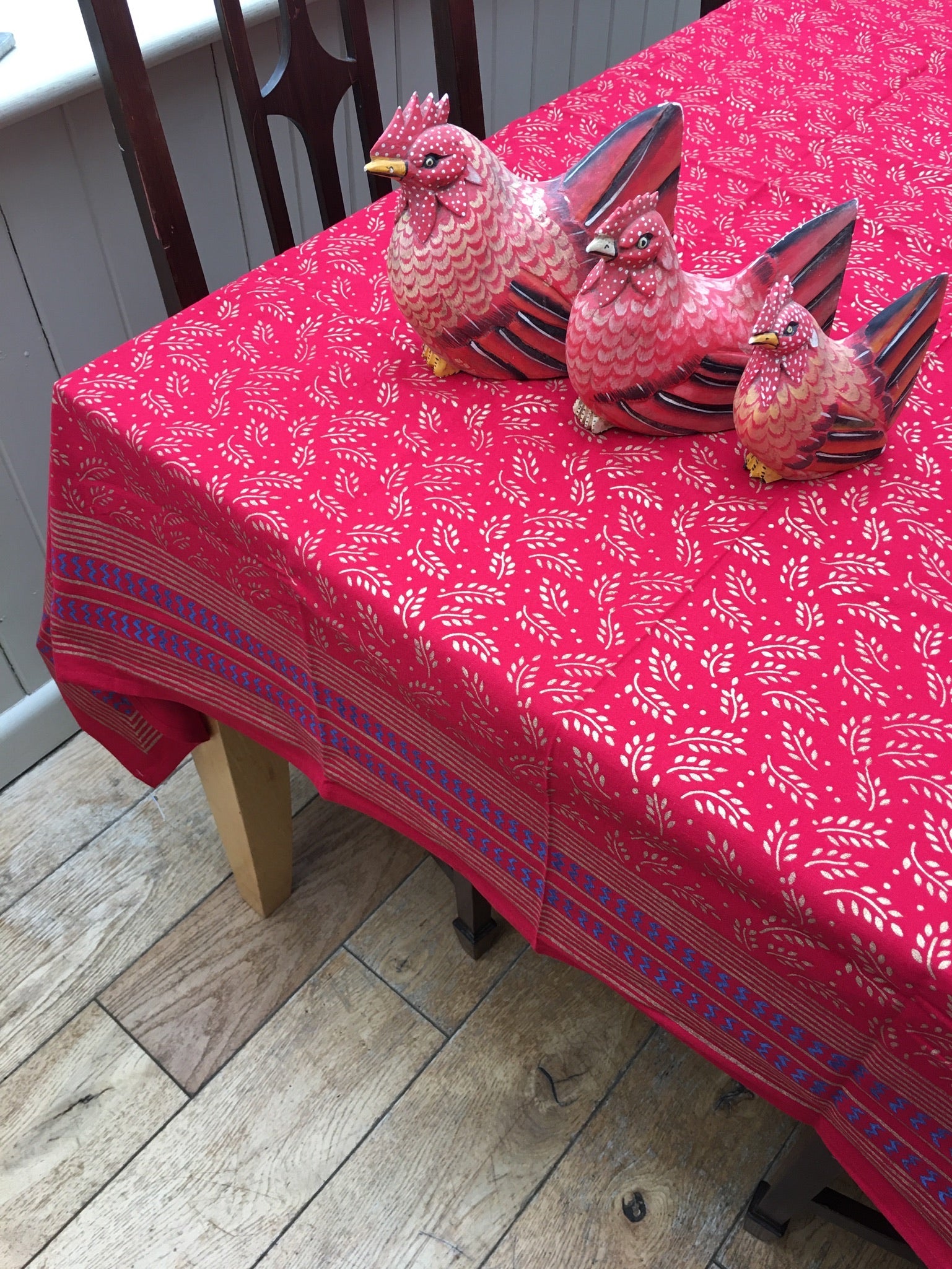 Gold Spray Square Tablecloth