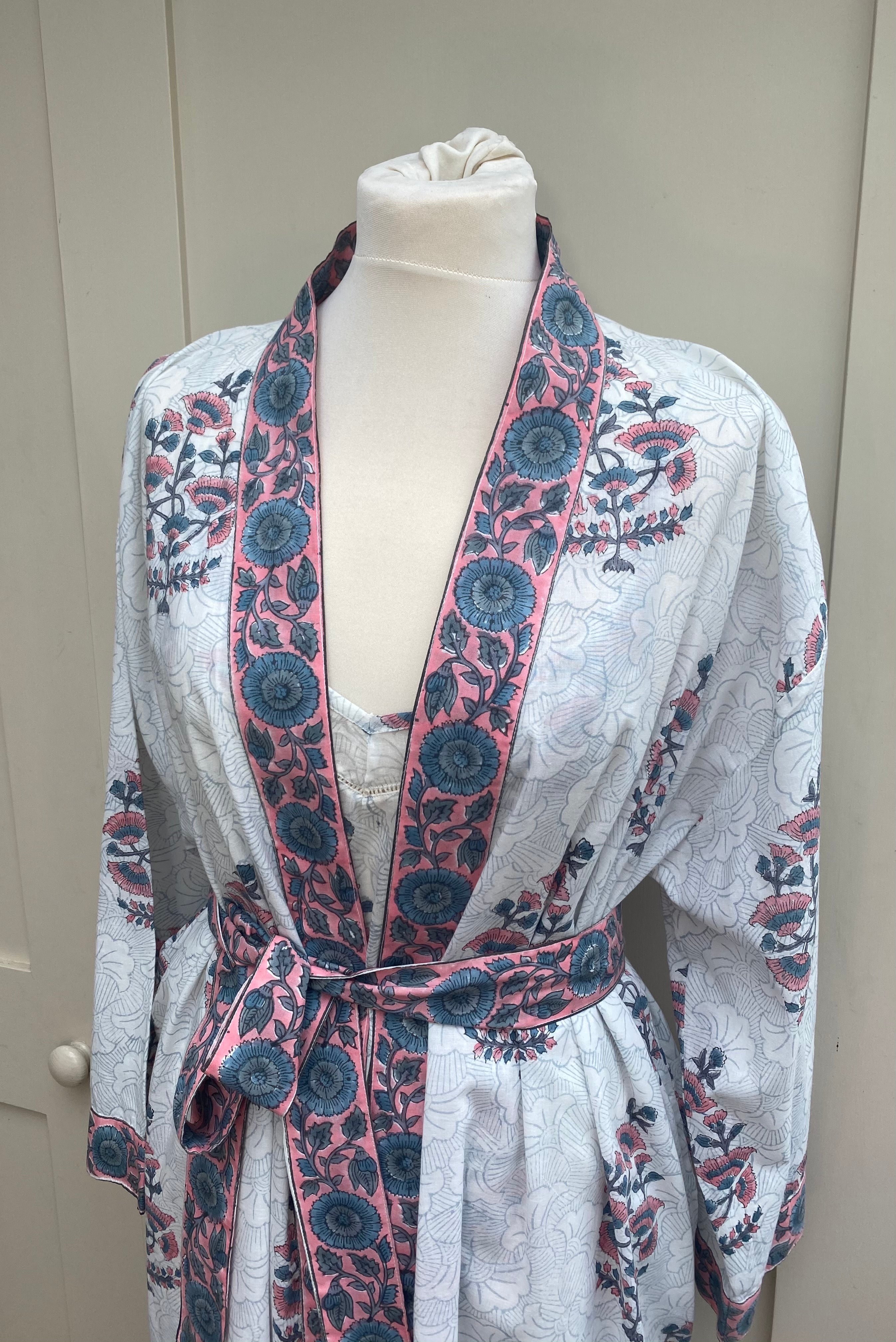 Carla Pink Daisy Nightie and Dressing Gown Set