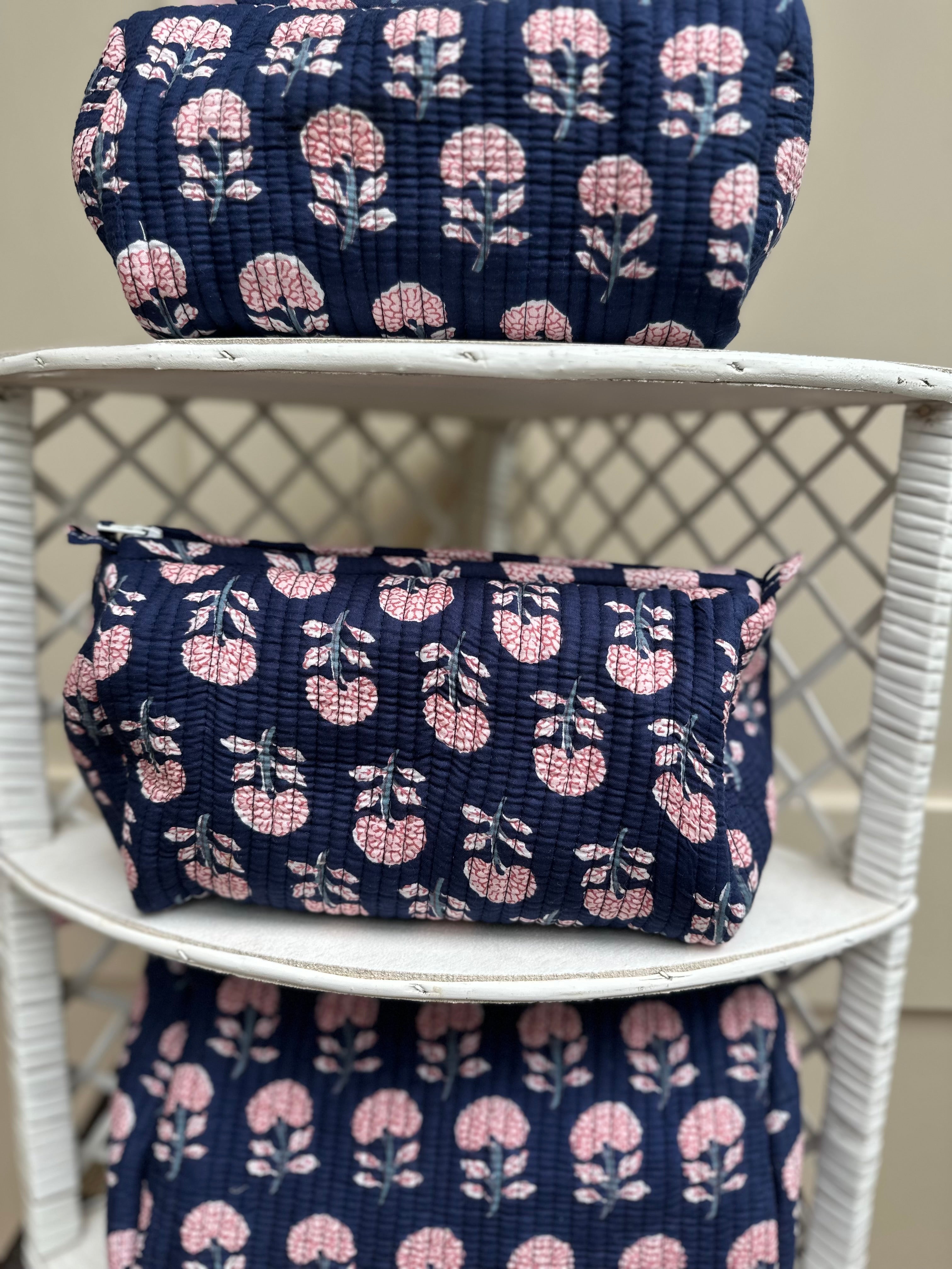 Pink Carnation Sponge Bag