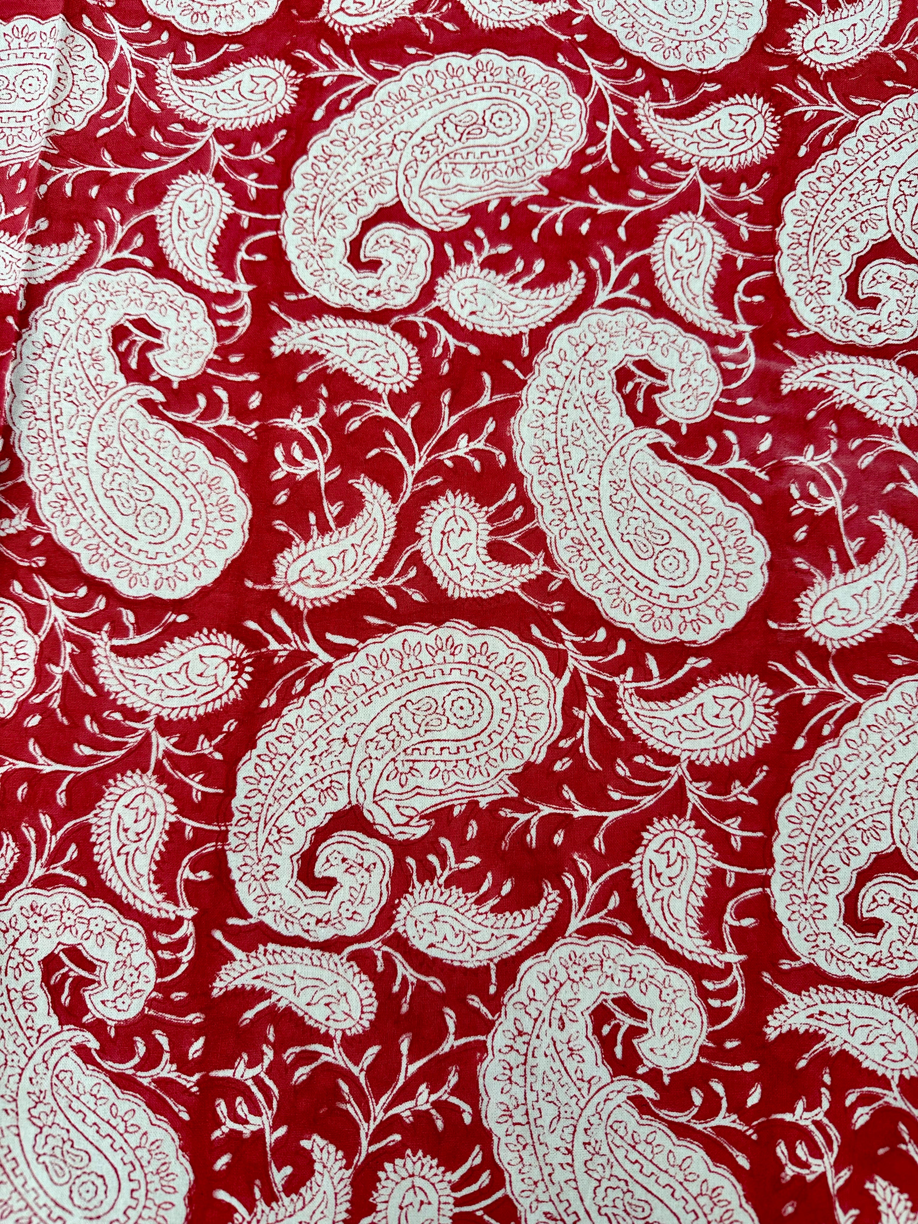 Wild Bazaar Raspberry Tarifa Tablecloth